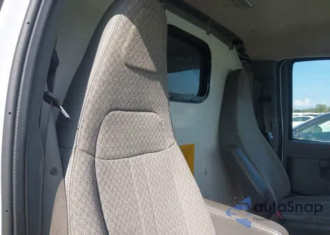 2018 Chevrolet Express 2500 Work Van из США, поврежденный, VIN 1GCWGAFP2J1288602